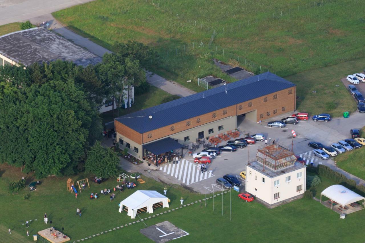 Penzion Na Letisku - Areal Sky Park Trenčín Eksteriør bilde